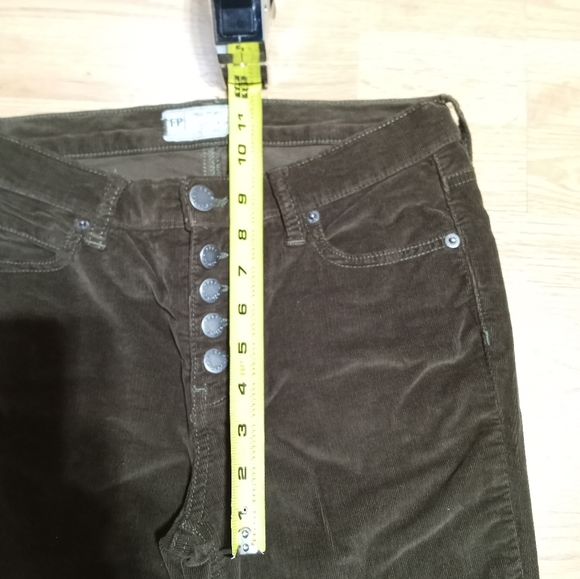 Free People cropped corduroy pants. Size 26. Dark khaki green. EUC. - Picture 13 of 14